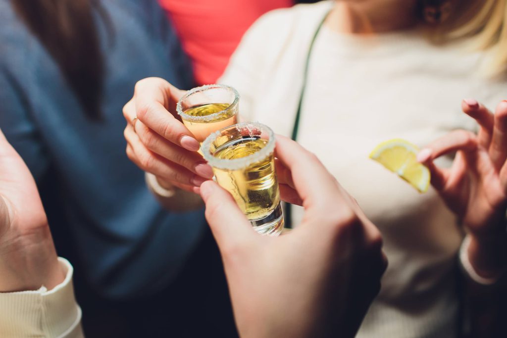 spożycie alkoholu na imprezie