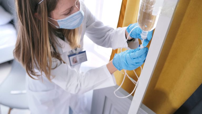 preparat wielowitaminowy podawany dożylnie wycofany