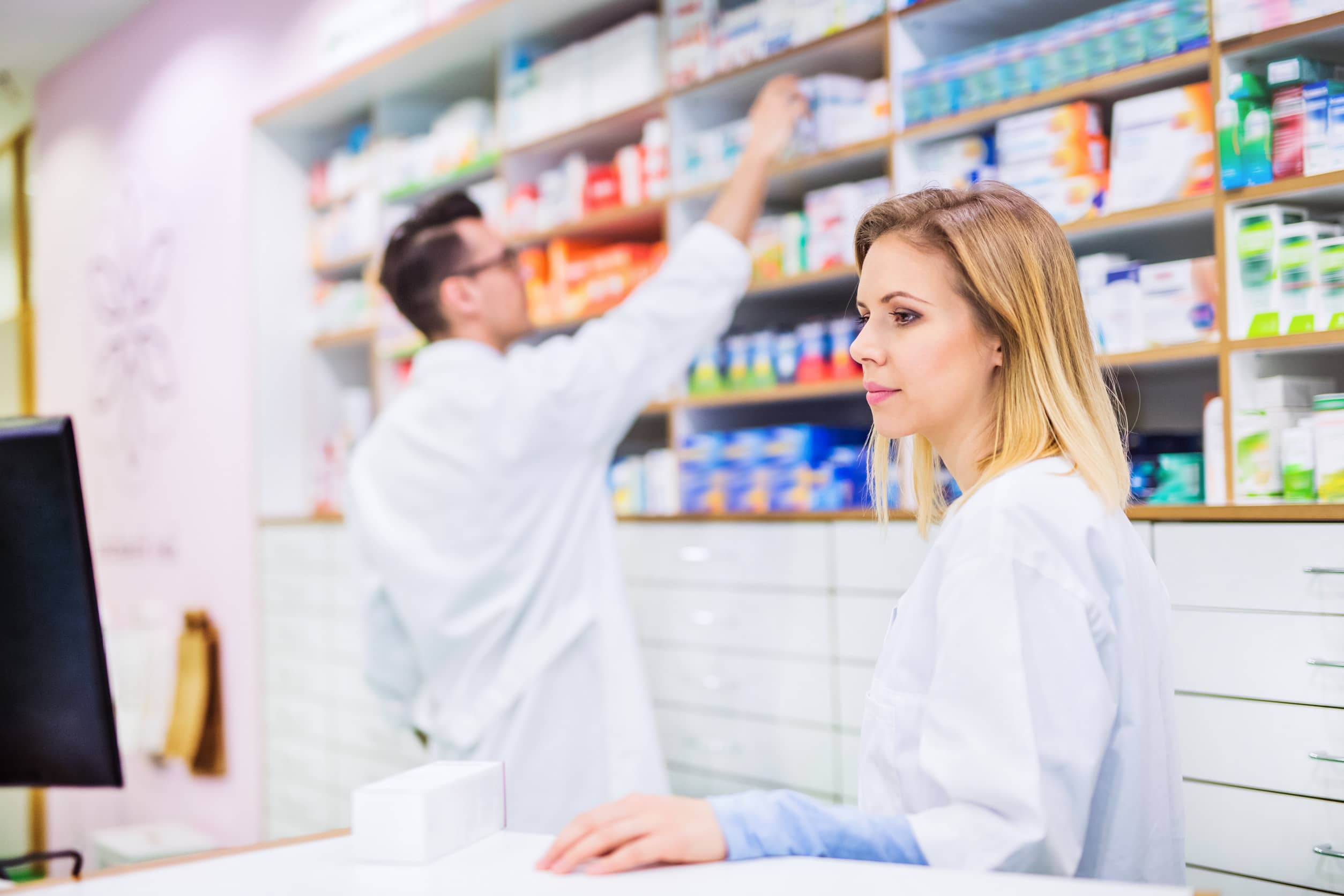 farmaceuci w aptece